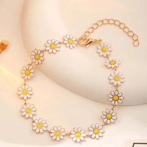 *LYRA* Gold x Yellow White Daisy Fashion Bracelet